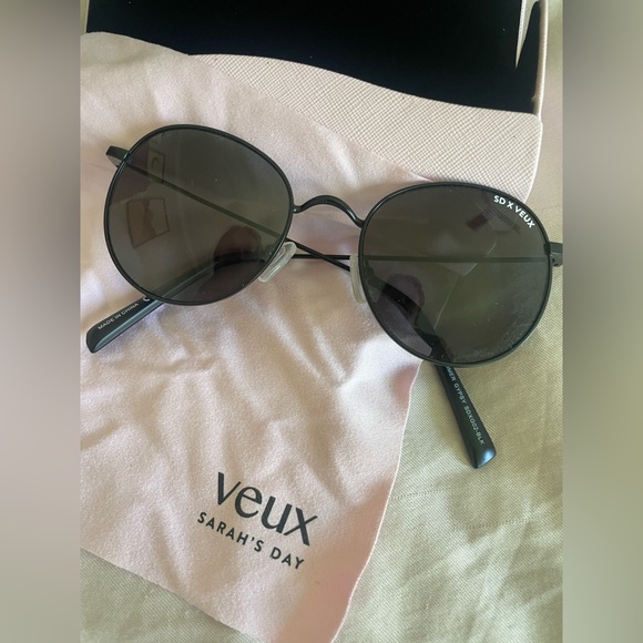 Sarah’s Day x Veux sunglasses (NBW) - Picture 3 of 4